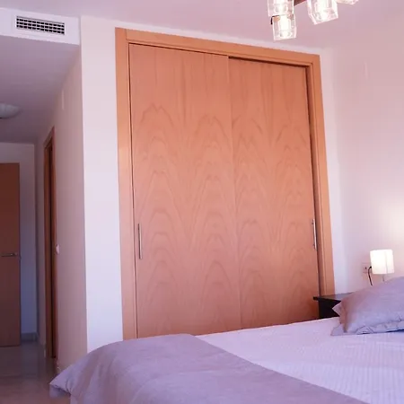Sunny Place 2 Bedrooms, 8 Min From The Beach Apartment