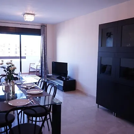 Sunny Place 2 Bedrooms, 8 Min From The Beach Apartment *