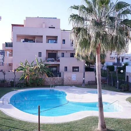 Sunny Place 2 Bedrooms, 8 Min From The Beach Apartment