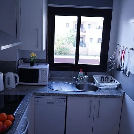 Sunny Place 2 Bedrooms, 8 Min From The Beach