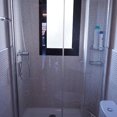 Sunny Place 2 Bedrooms, 8 Min From The Beach Apartment *