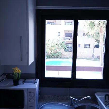 Sunny Place 2 Bedrooms, 8 Min From The Beach *