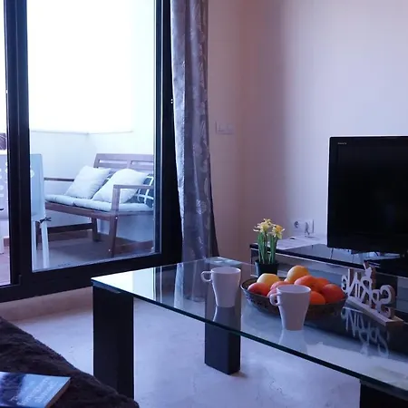 Sunny Place 2 Bedrooms, 8 Min From The Beach Apartment