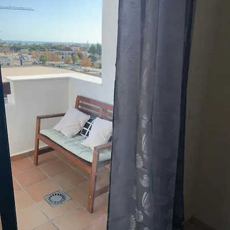 Sunny Place 2 Bedrooms, 8 Min From The Beach *