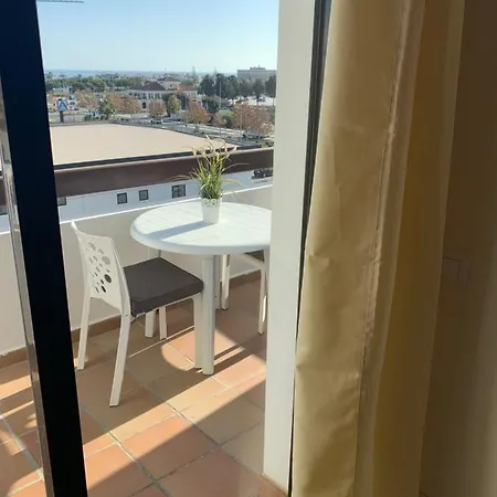 Sunny Place 2 Bedrooms, 8 Min From The Beach Apartment *